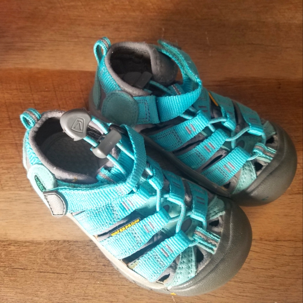 Teal little girl Keens